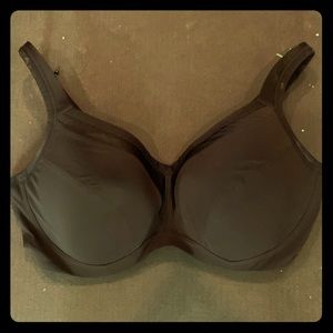 Black Lightly Lined Underwire Sports Bra